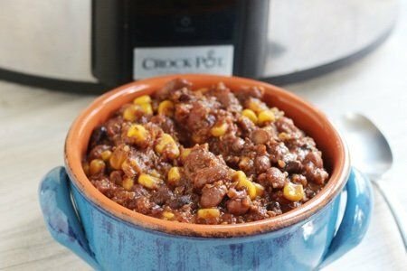 Slow Cooker Quinoa Chili: Healthy, Inexpensive, and Delicious
